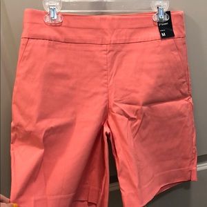 New York & Co Pull-on 8” shorts - Peachy Coral